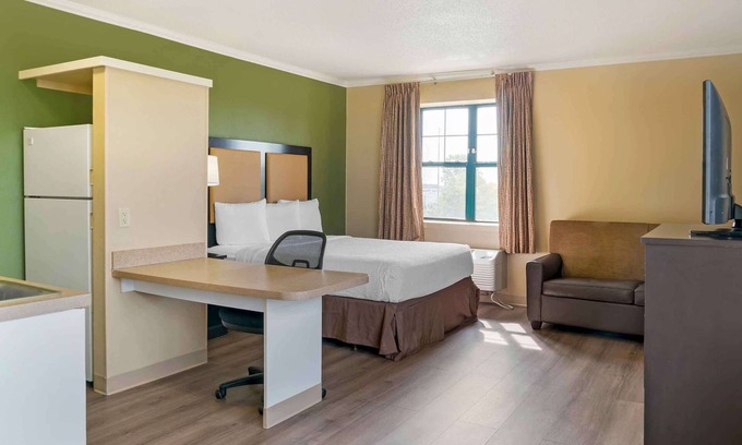 Madison Heights Hotel | Comfortable Extended Stay America Suites in Madison Heights