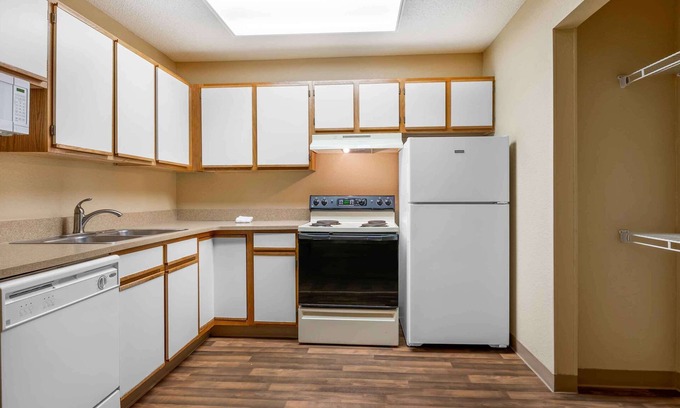 Pike Hotel | Convenient Extended Stay America Suites in Indianapolis
