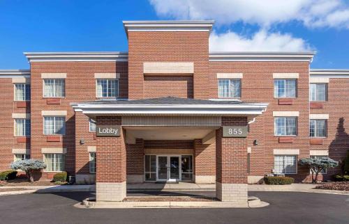 Westmont Hotel | Comfortable Extended Stay in Westmont Near Oak Brook