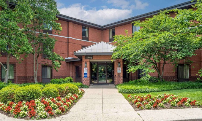 Columbia Hotel | Convenient Extended Stay America Suites with Kitchen & Breakfast