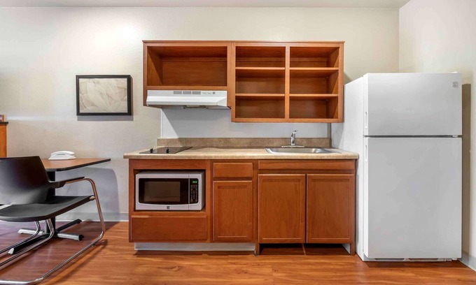 Mentor Hotel | Convenient Extended Stay America Suites in Mentor, Cleveland