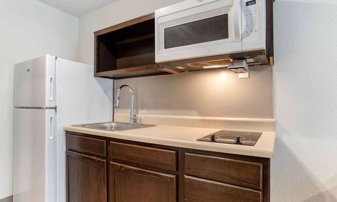 Kenner - Louis Armstrong International Airport Hotel | Convenient Extended Stay America Suites Near New Orleans Airport