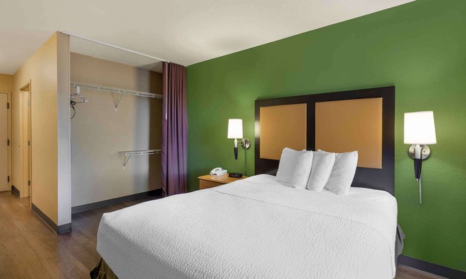 North Olmsted Hotel | Convenient Extended Stay America Suites Near Cleveland Airport