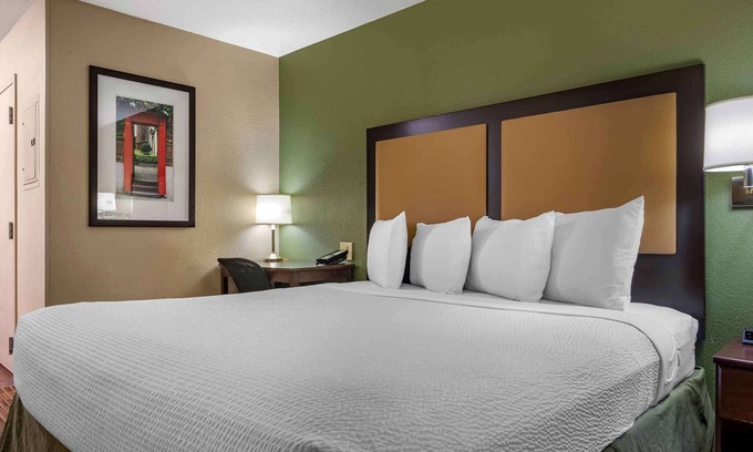 Willock Hotel | Comfortable Extended Stay America Suites in Pittsburgh