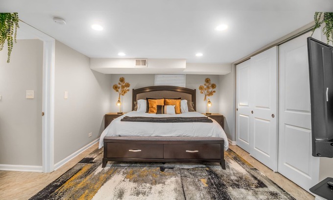 Forestview House | Comfortable Extended Stay in Berwyn with Kitchen & Breakfast