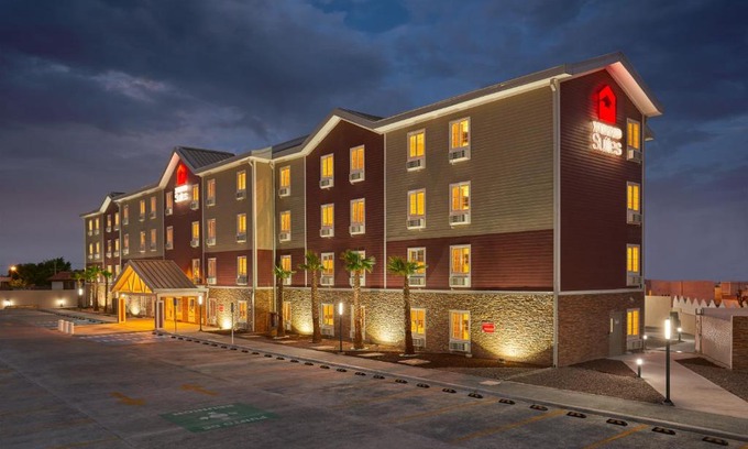 Ciudad del Carmen Apartment | Convenient Extended Suites Ciudad del Carmen Near Airport