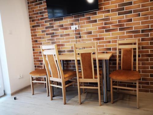 Konskie Apartment | Guest Rated 10/10: Miodowy Apartment in Sielpia Wielka