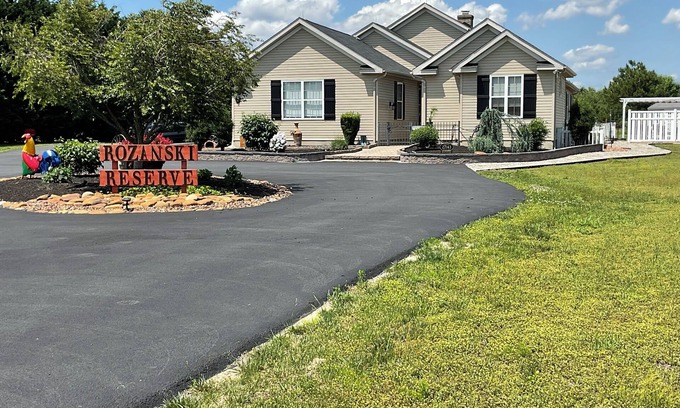 Georgetown House | Spotlessly Clean In-Law Suite with Pool & Smart TV