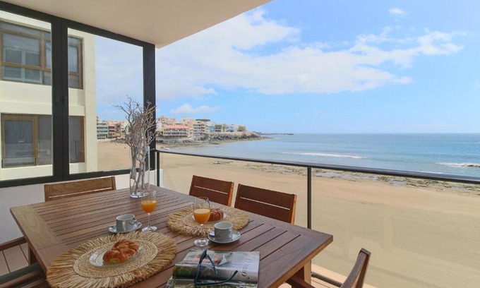 Melenara Apartment | Beachfront Apartment with Ocean View & Top Guest Ratings