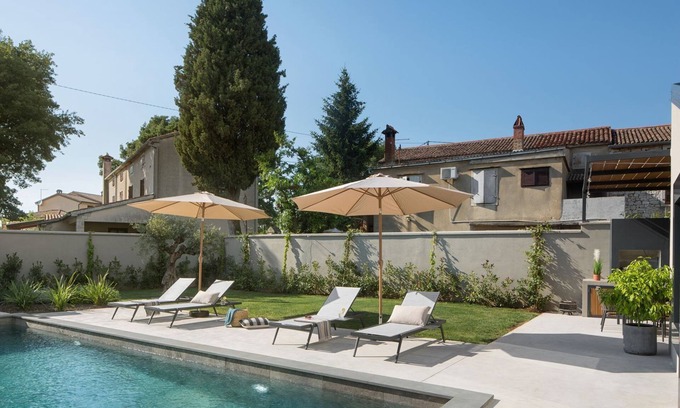 Susnjici House | Extravagant and modern villa with large pool near Porec