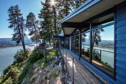 White Salmon House | Eye On The Gorge