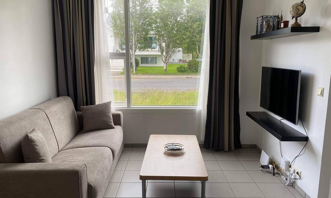 Selfoss Apartment | Top-Rated Eyrakot Studio in Selfoss with Hot Tub & Kitchen
