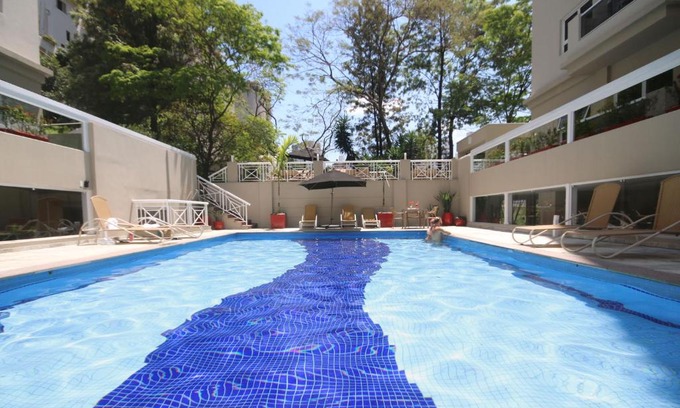 Liberdade Hotel | Discover Ez Aclimação Hotel: Family-Friendly with Pool