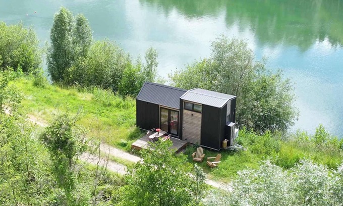 Ezy-sur-Eure House | Cozy Lake View Retreat at Ezy House by Tiny Away