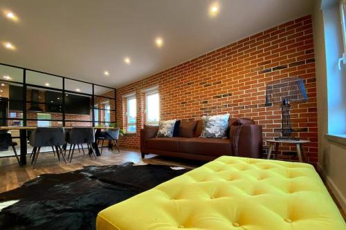 Fatima Apartment | Explore Fátima Host 3AP6: Family-Friendly & Highly Rated