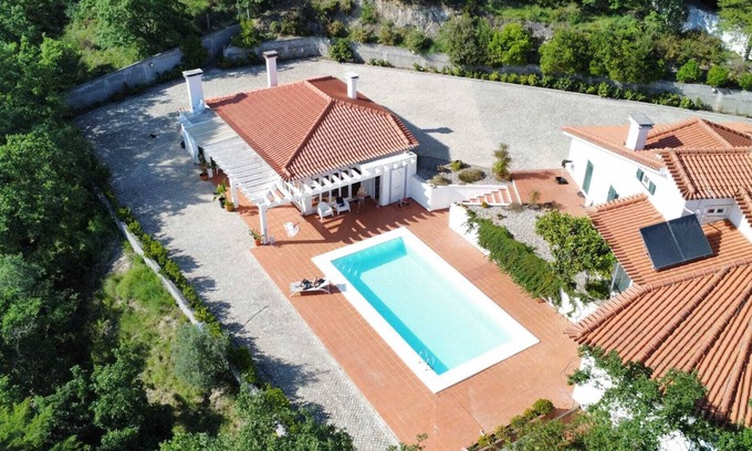 Ourem Other | Family-Friendly Fátima/Ourém with Ocean View & Breakfast