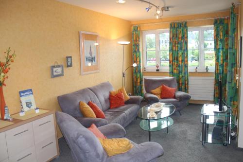 Saarburg Apartment | Fährhaus Ferienwohnung: Family-Friendly Retreat with Dining
