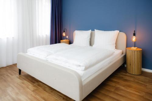 Kollmar Hotel | Comfortable Stay at Fährhaus Kollmar with Pet-Friendly Amenities