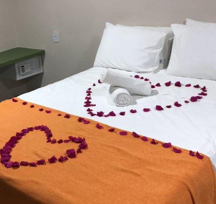 Japaratinga House | Fênix Suítes Pousada: Pet-Friendly Retreat with Pool