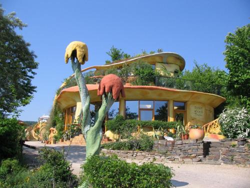 Walporzheim Apartment | Pet-Friendly Försters Weinterrassen: Oceanfront Bliss Awaits
