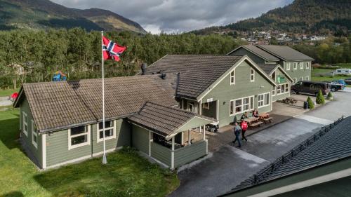 Forde House | Comfortable Stay at Førde Gjestehus og Camping