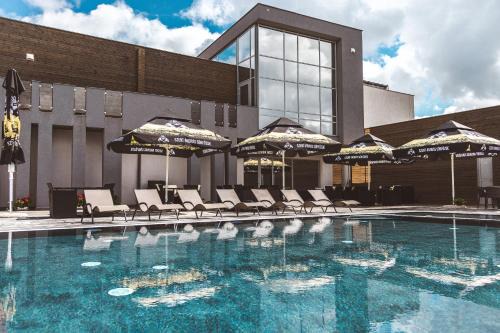 Bekesszentandras Apartment | Füzeskerti Apartmanház: Pet-Friendly Oasis with Ocean View