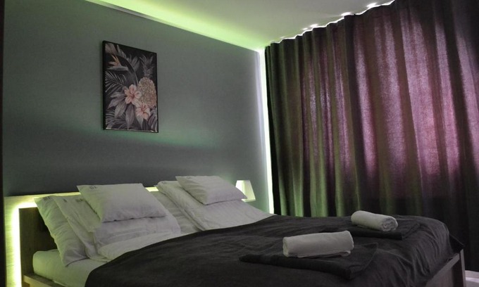 Debrecen Bed & Breakfast | Stylish Főnix Design Rooms with Kitchen & Child Friendly Amenities