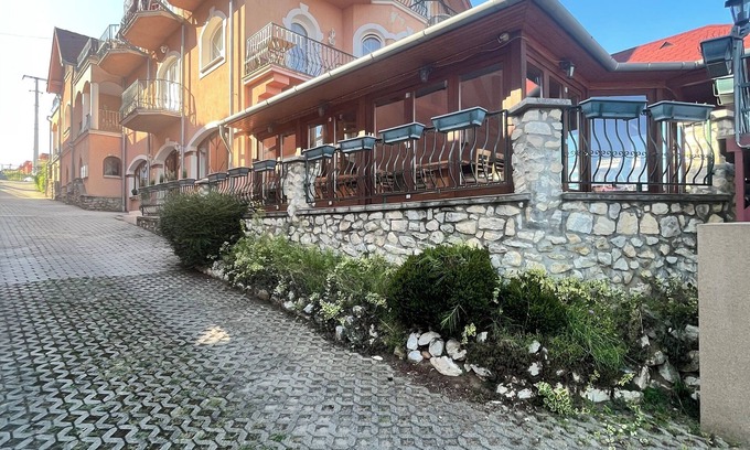Heviz Bed & Breakfast | Relax at Főnix Wellness Panzió in Hévíz with Pool Access