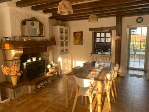 Montry House | Family-Friendly F&B's Garden: 10 Min to Disneyland Paris