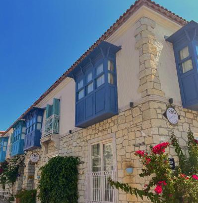 Alacati Bed & Breakfast | Chic F&G Butik Hotel with Oceanfront Views & Pool