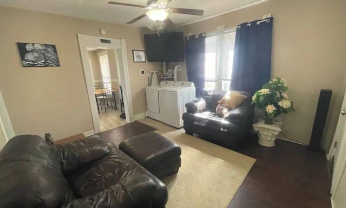 Eastside Apartment | Convenient 3BR Apartment Near Syracuse University