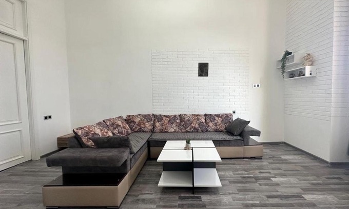Shahbuz Apartment | F1 Hard Rock Apartments