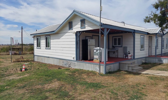 Del Valle House | Convenient F1 Rental Steps from the Track for Race Fans