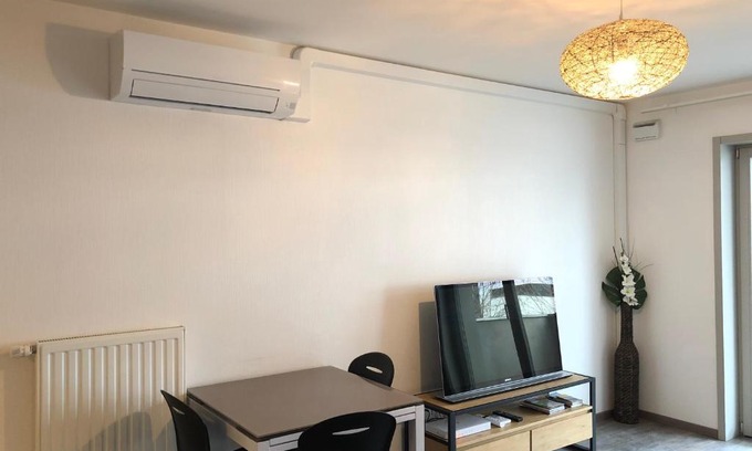 Neudorf Est Apartment | Explore F2 côté UGC: Child-Friendly Central Stay