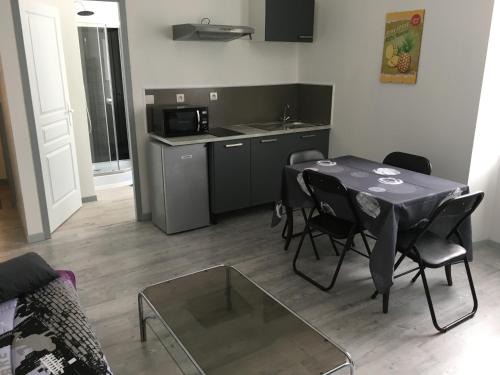 Pithiviers Apartment | Explore F2 DU GATINAIS: Family and Pet-Friendly Stay