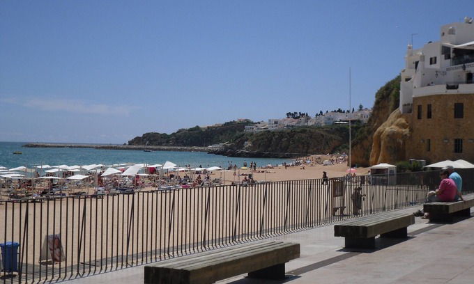 Albufeira Old Town Apartment | Guest Rated 10/10: F3 Albufeira with Ocean View & Pool