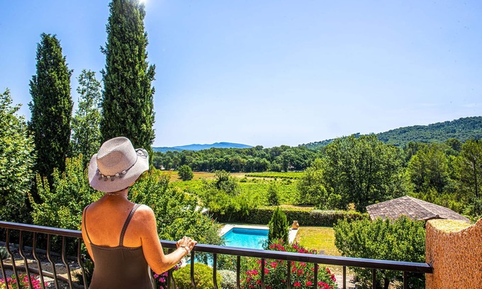 Figanieres Apartment | Family-Friendly F3 Apartment with Pool and Ocean Views