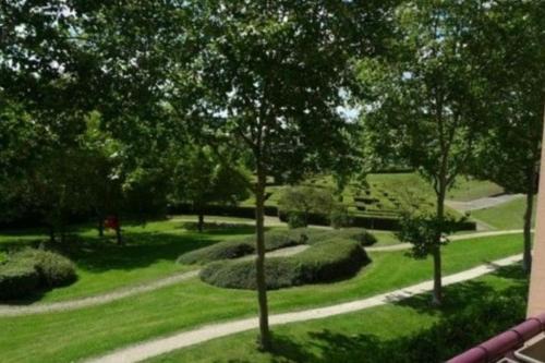 Guyancourt Apartment | Convenient F3 Apartment with Balcony Near SQY Station