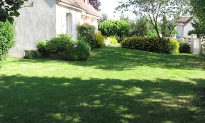 Saint-Germain-les-Corbeil House | Comfortable F3 in Individual Home Near Paris with Spa Access