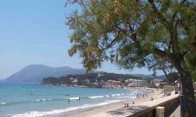 La Seyne-sur-Mer House | Relax at F3 Marvivo-les Sablettes, Steps from the Beach