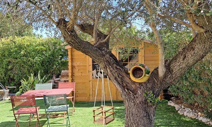 Le Cres Apartment | Tranquil F3 Neuf with Private Access, Pool & BBQ Area