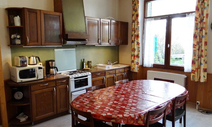 Mont-Dore Apartment | Cozy Garden-Level Retreat Near Thermes with Pool & Parking