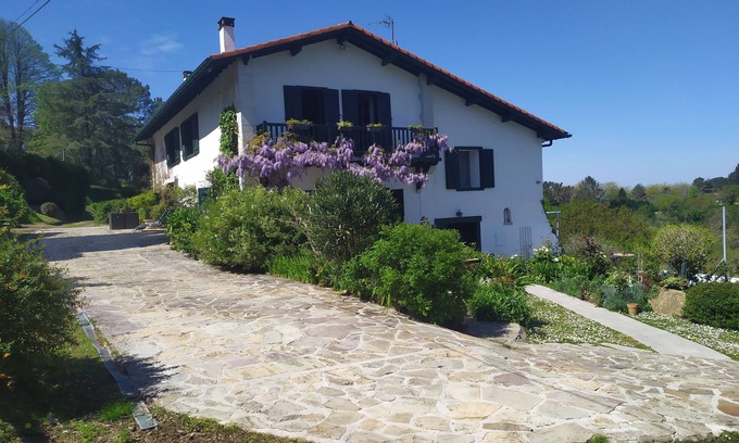 Urrugne Apartment | Cozy F3 with Terrace and Garden Near St Jean de Luz