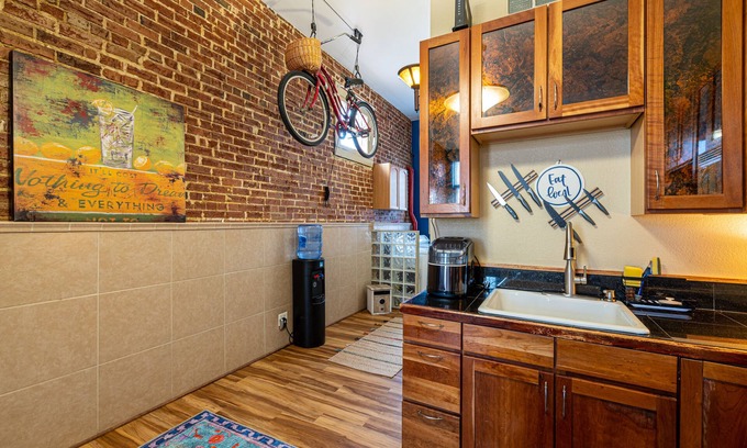 Curtis Park House | Explore Downtown Denver: Pet-Friendly Retreats Await