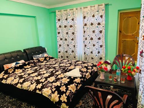 Srinagar Villa | Cozy Fab Ocean Guest House with Restaurant and Breakfast