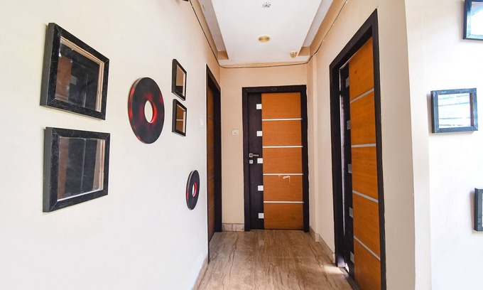 Tollygunge Hotel | Discover Fabexpress Abis Residency: Family-Friendly Stay