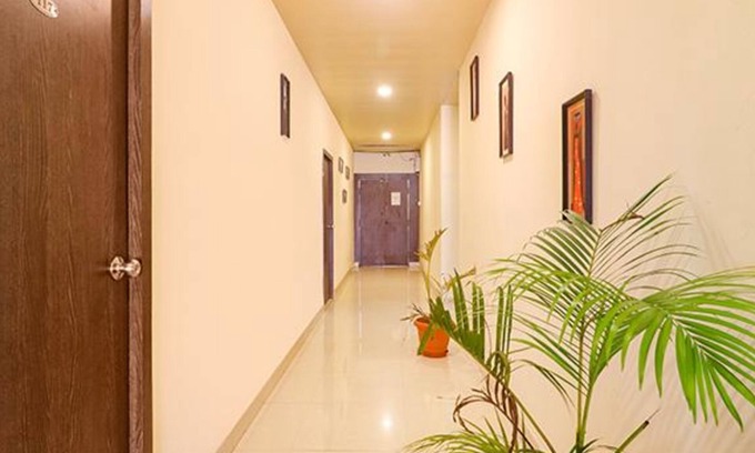 Hyderabad Hotel | Convenient Stay at Fabexpress Airport Inn with Breakfast