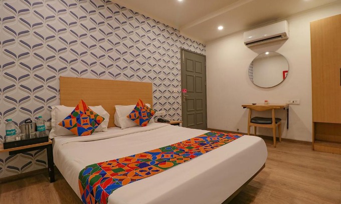 Chhatarpur Hotel | Budget-Friendly Stay at FabHotel Chattarpur Enclave