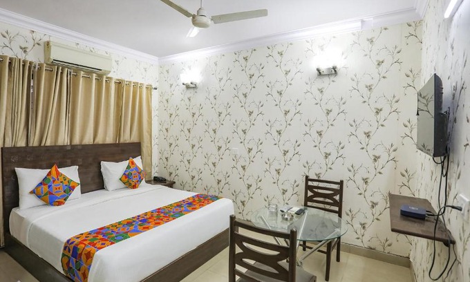 East of Kailash Hotel | Budget-Friendly Stay at FabExpress JPM Harshdeep with Breakfast