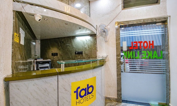 Bhopal Hotel | Budget-Friendly Family Stay at Fabexpress Lake Link